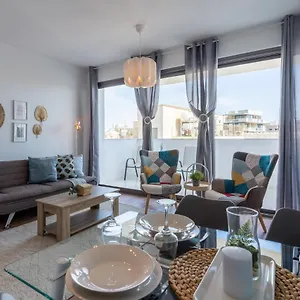 Livia In Apartament Larnaca